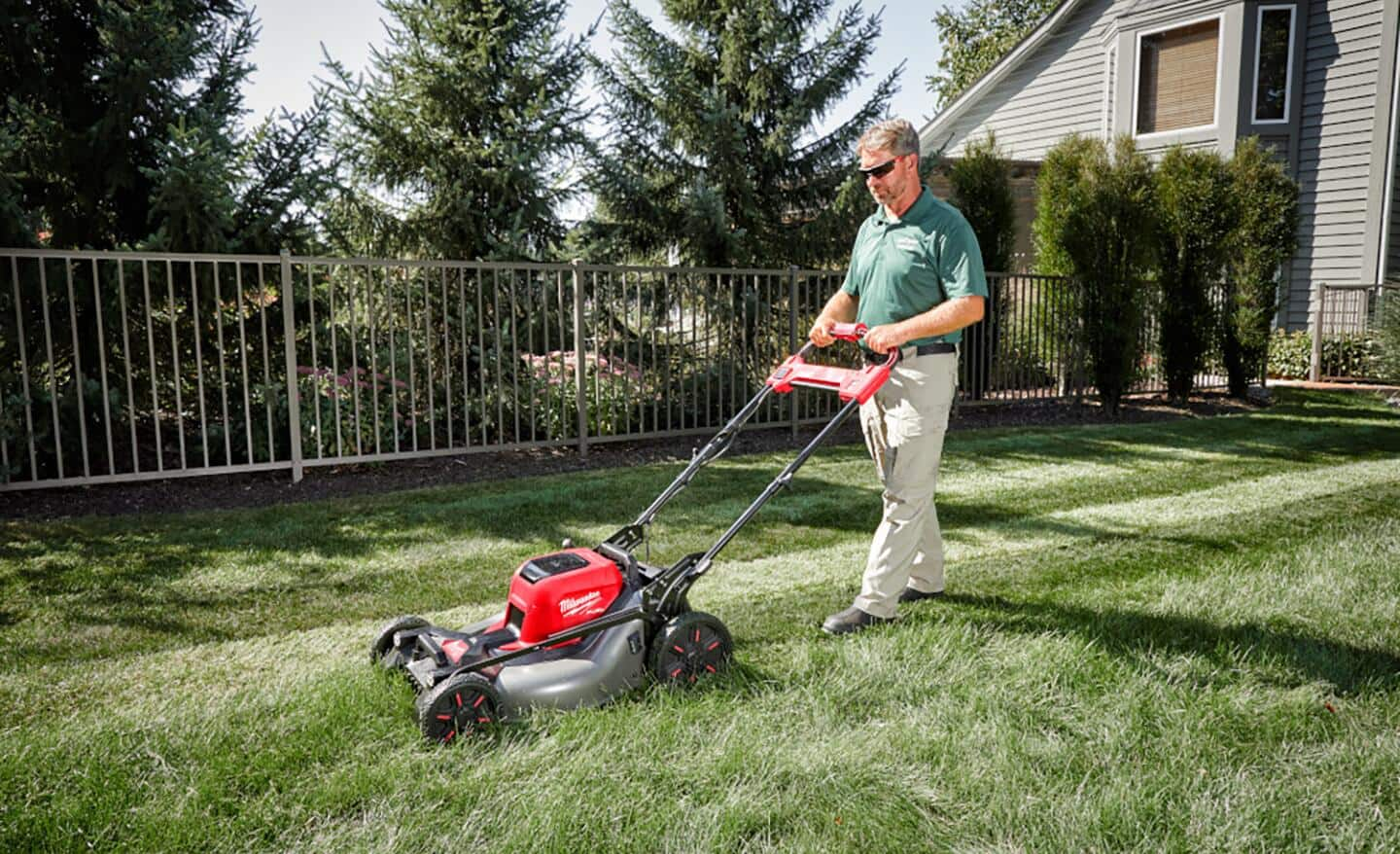 Self driving deals lawn mower